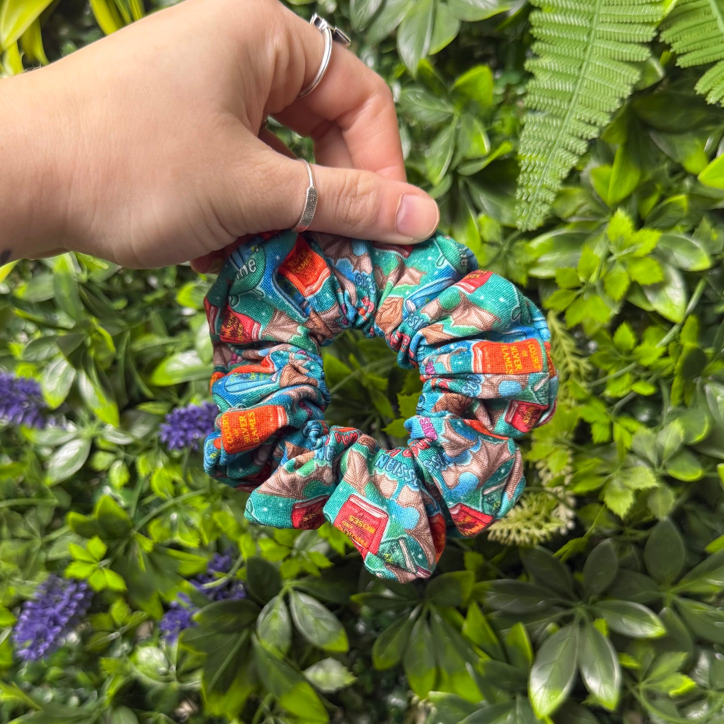 RTS ACOTAR || Scrunchie