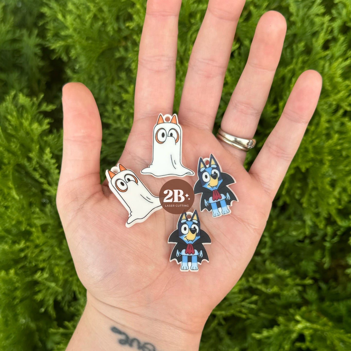 Heelerween || Charm (ws)