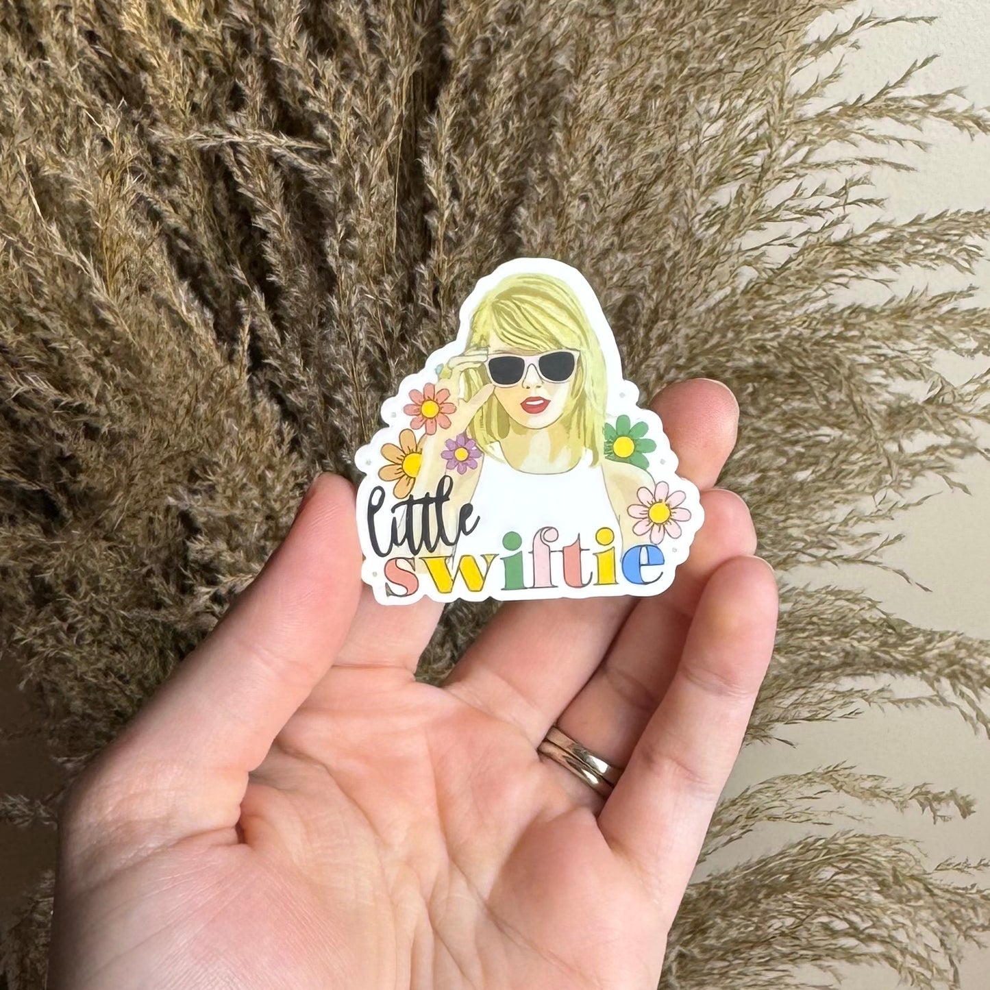 Little Swiftie || Bow Center