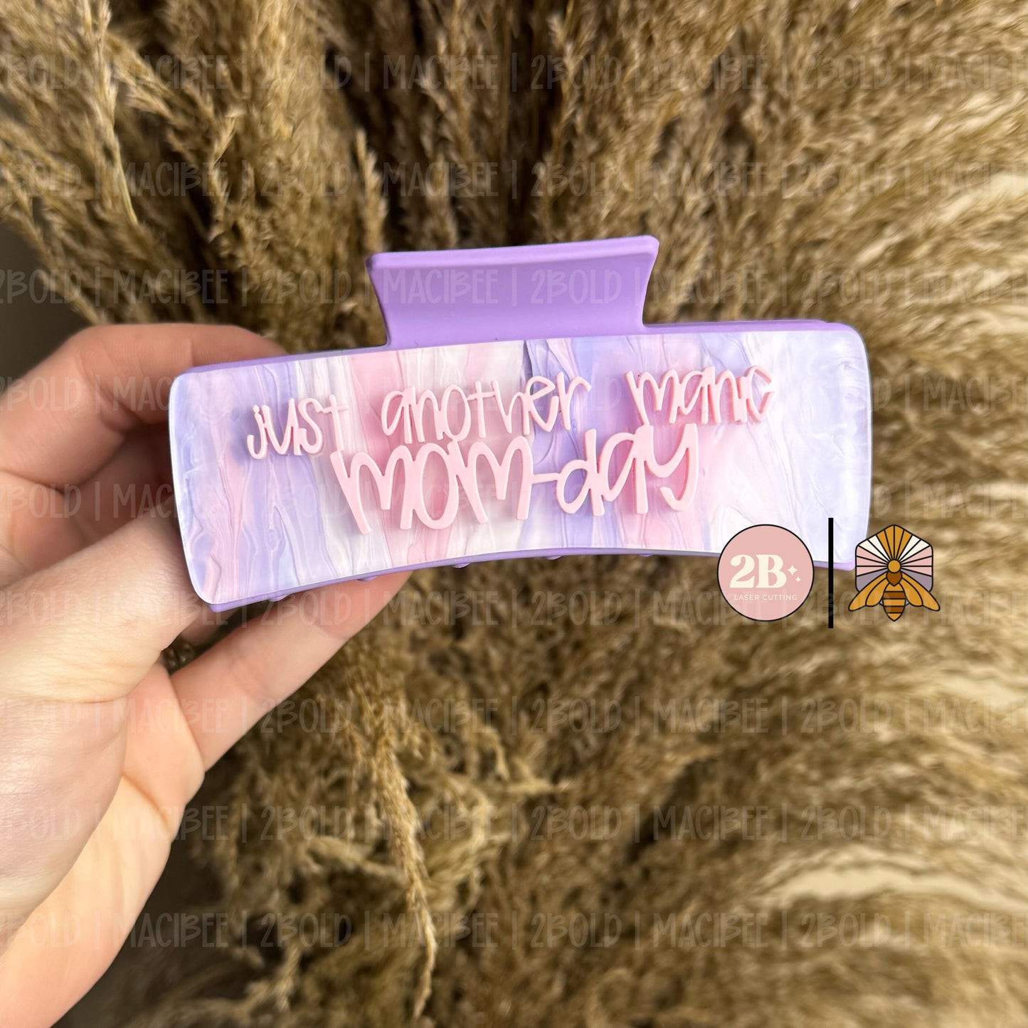Just Another Manic Mom-Day || Claw Clip