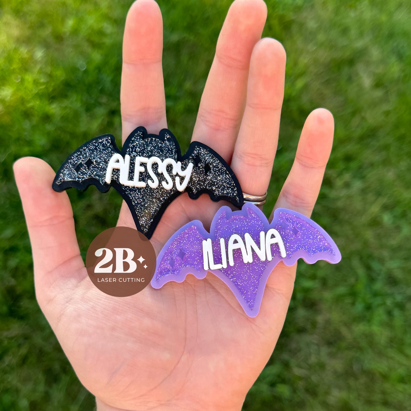 Pointed Sparkle Bat || Hair Clip (ws)