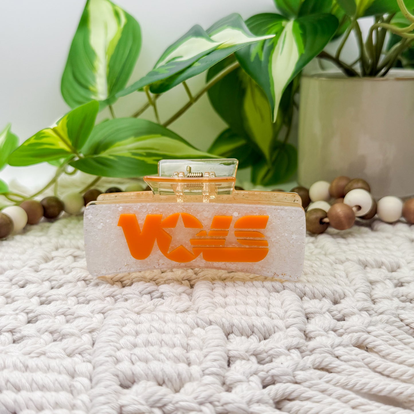 Vols || Claw Clip