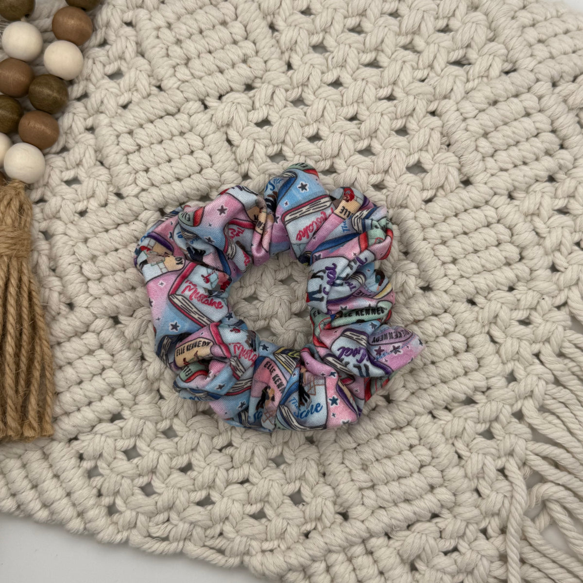 RTS Off-Campus || Scrunchie
