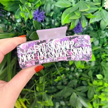 Bat Signal? More Like Snack Signal || Claw Clip