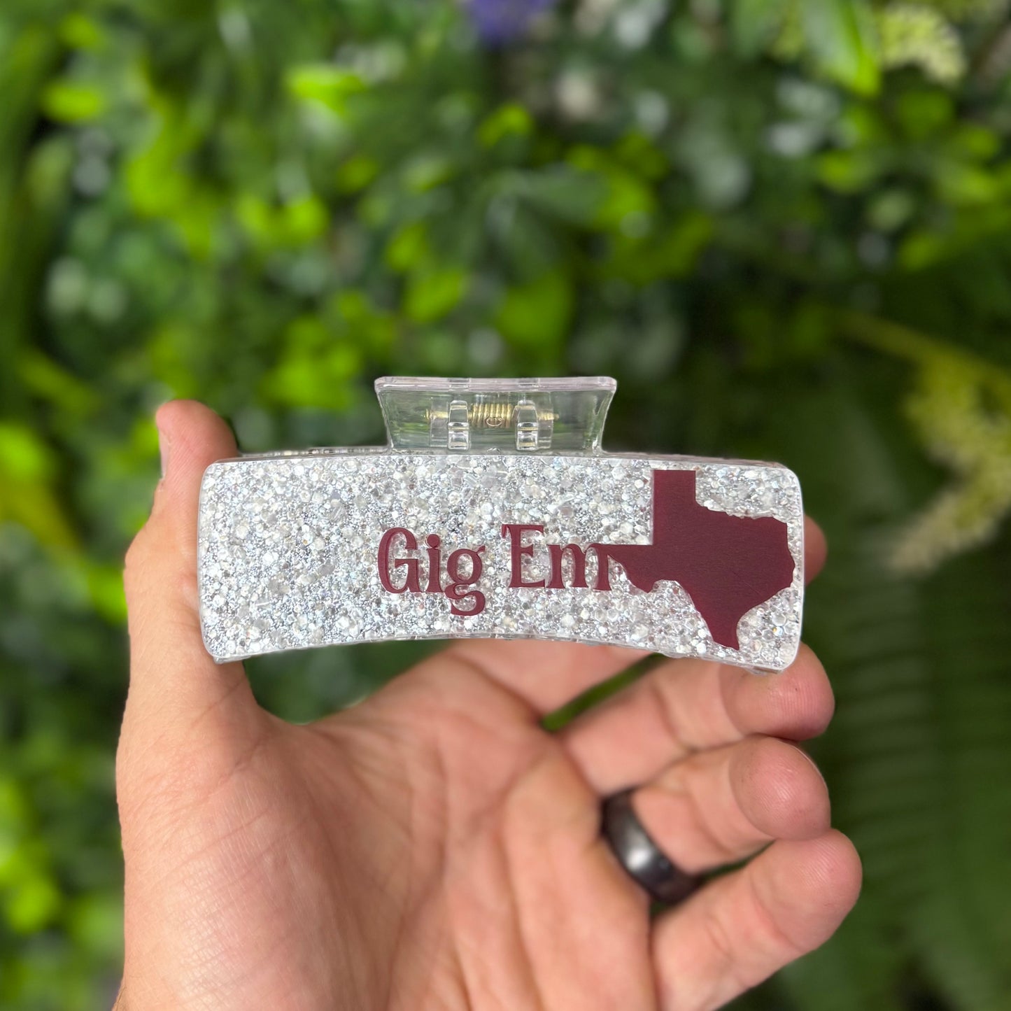 Gig 'Em || Claw Clip