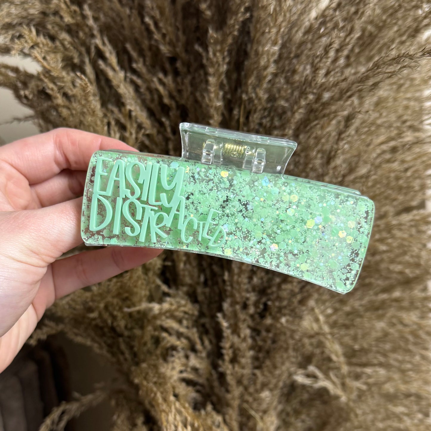 Easily Distracted || Claw Clip