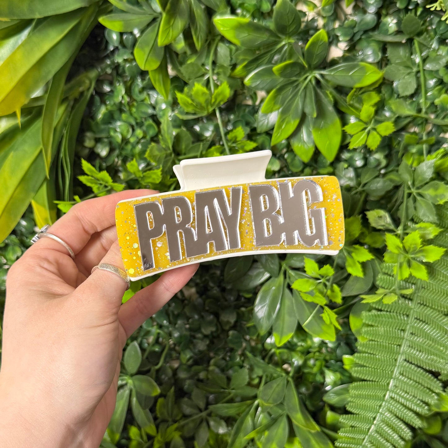 Pray Big || Claw Clip
